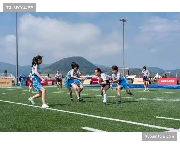 首届腰旗橄榄球经典赛巨星云集：布雷迪赫茨联队对决伯罗丹尼尔斯战队